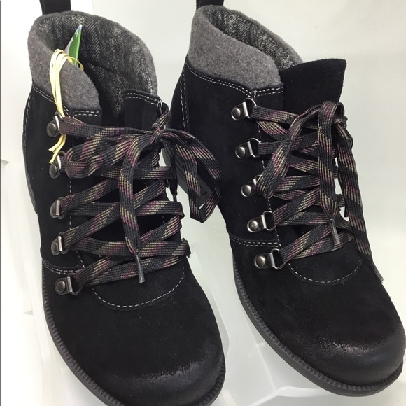 Earth Origins Women’s Black Cow Suede Ankle Boots - Picture 3 of 8